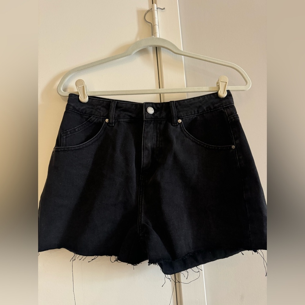 URBAN REVIVO Black Denim Shorts size 6